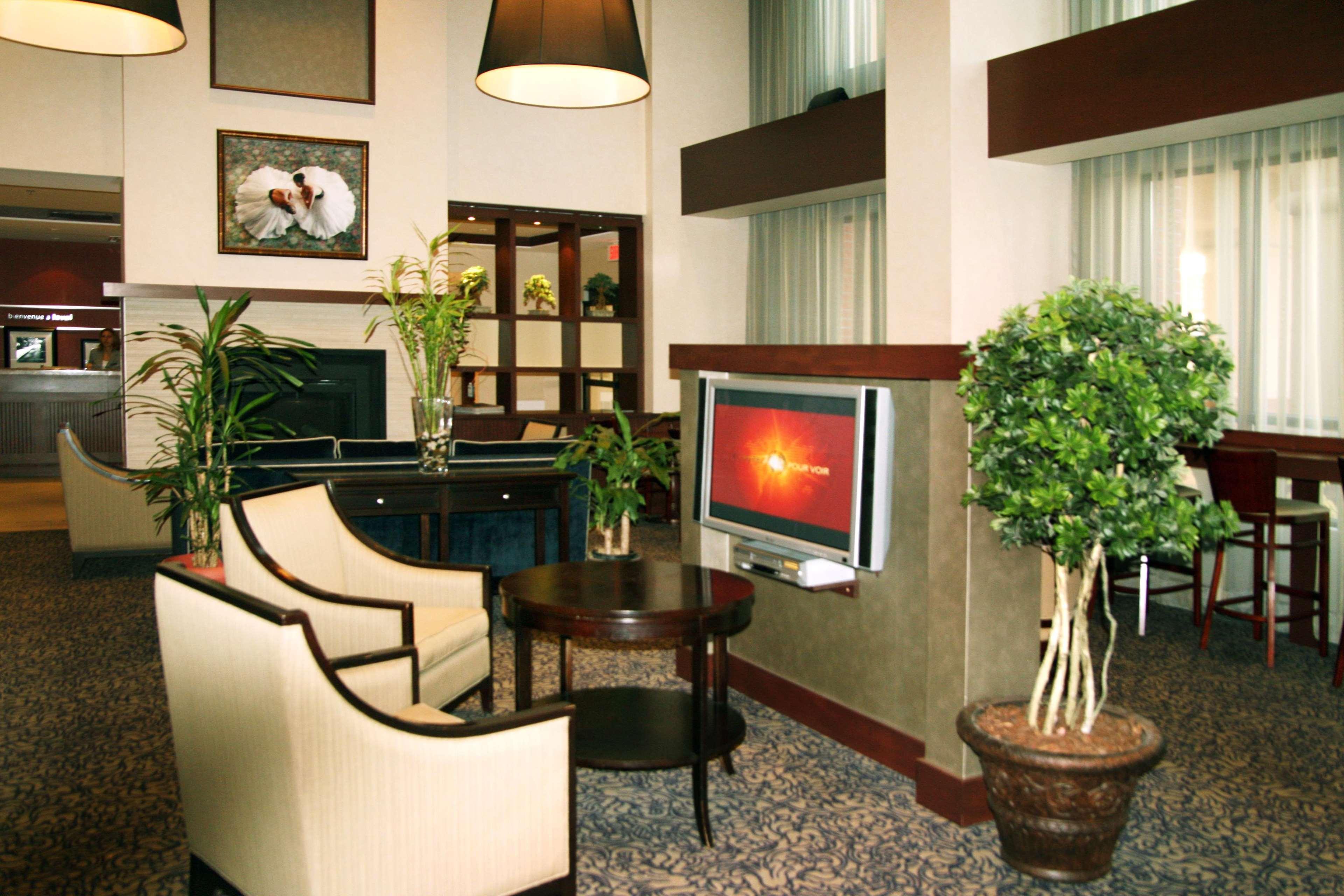 Hampton Inn & Suites Laval Exterior photo