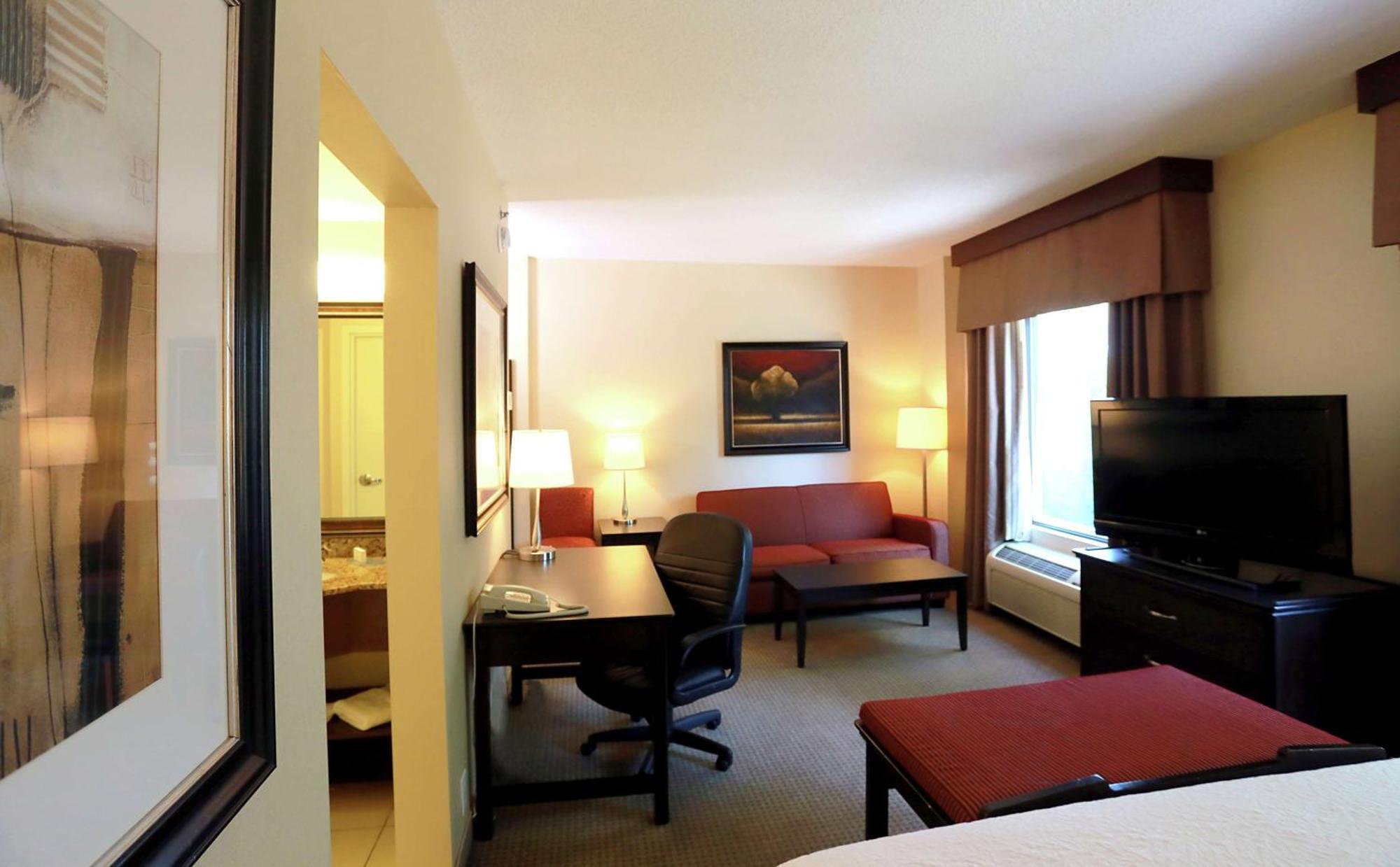 Hampton Inn & Suites Laval Exterior photo